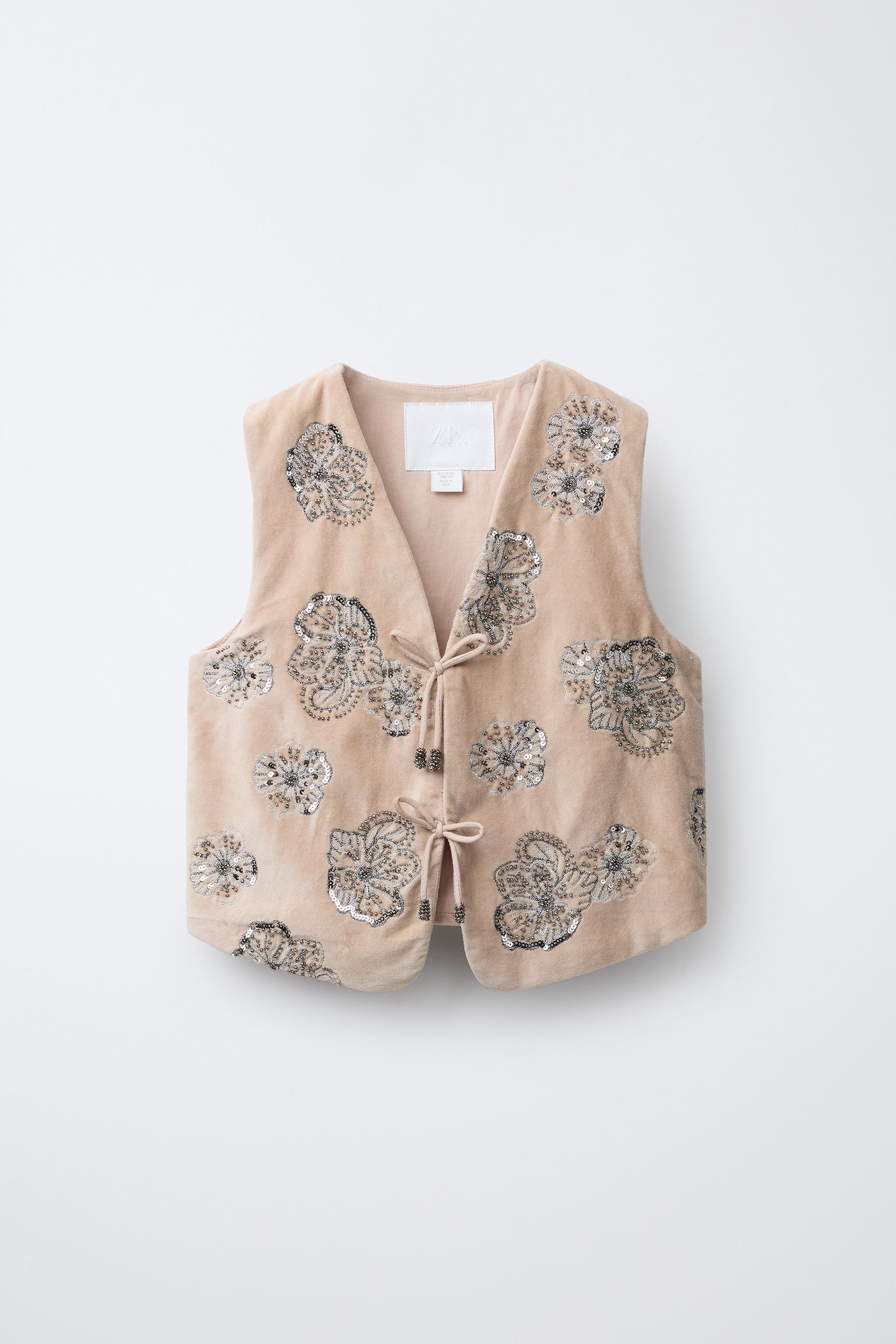 GILET EN VELOURS À FLEURS BRODÉES ET PAILLETTES